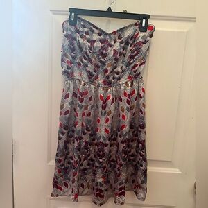 Silky patterned strapless dress